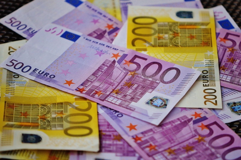 Hrvatska u prva četiri mjeseca povećala izvoz za 6,4 posto Hrvatska u prva četiri mjeseca povećala izvoz za 6,4 posto
